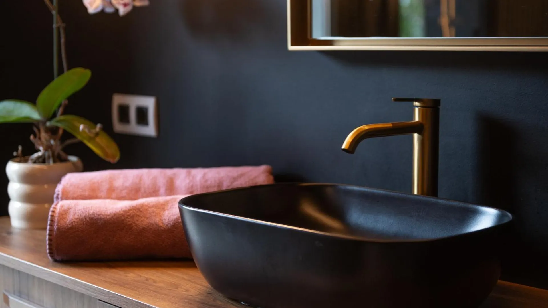 Kh Lezama Suites, Breakfast & Laundry